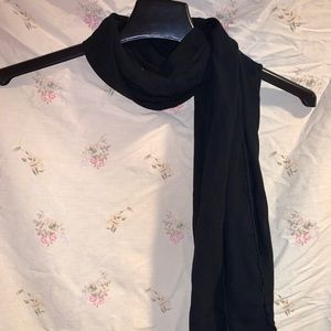 Lightweight black scarf